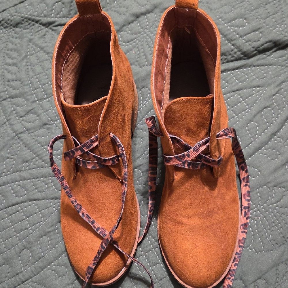 Elegant Brown Lace-Up Boots